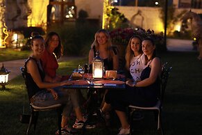 Seraphim Cave Suites & Spa