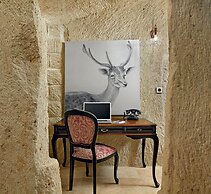 Seraphim Cave Suites & Spa