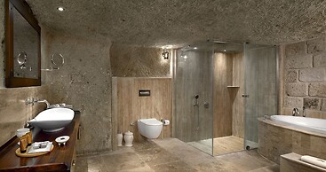 Seraphim Cave Suites & Spa