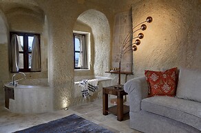 Seraphim Cave Suites & Spa