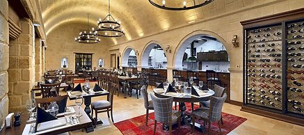 Seraphim Cave Suites & Spa