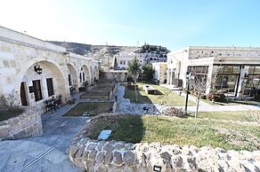 Seraphim Cave Suites & Spa