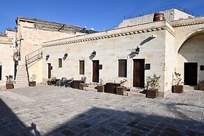 Seraphim Cave Suites & Spa