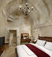 Seraphim Cave Suites & Spa