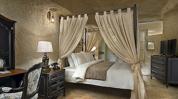 Seraphim Cave Suites & Spa