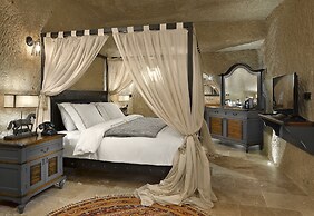 Seraphim Cave Suites & Spa