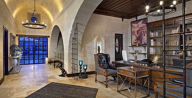 Seraphim Cave Suites & Spa