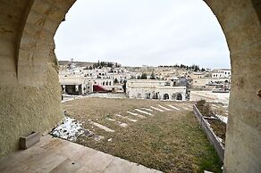 Seraphim Cave Suites & Spa