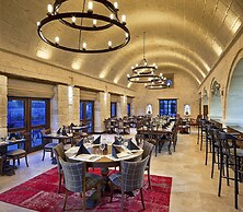 Seraphim Cave Suites & Spa