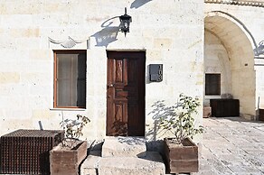 Seraphim Cave Suites & Spa