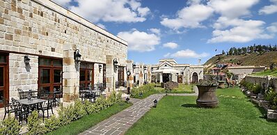 Seraphim Cave Suites & Spa