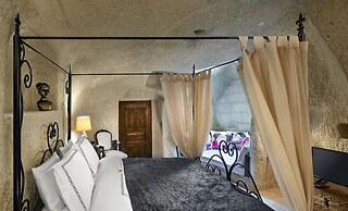 Seraphim Cave Suites & Spa