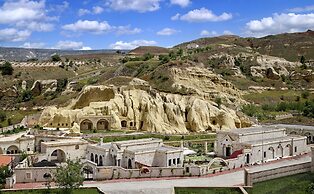 Seraphim Cave Suites & Spa