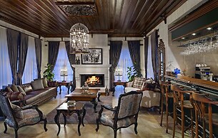 Seraphim Cave Suites & Spa