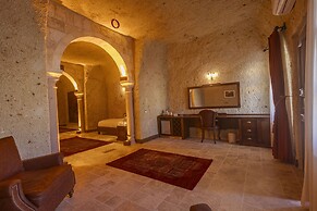 Seraphim Cave Suites & Spa
