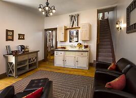 Weller Haus Bed, Breakfast & Event Center