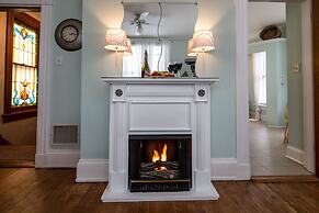 Weller Haus Bed, Breakfast & Event Center