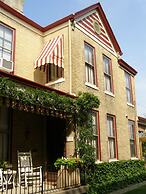 Weller Haus Bed, Breakfast & Event Center