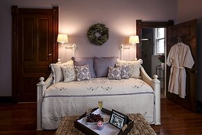 Weller Haus Bed, Breakfast & Event Center