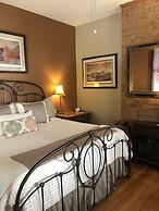 Weller Haus Bed, Breakfast & Event Center