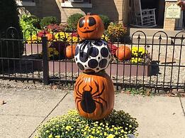 Weller Haus Bed, Breakfast & Event Center