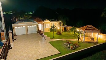 Big vacational house in Isabela