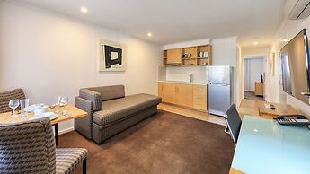 New Crossing Place Motel & Apartments