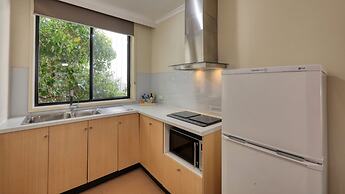 New Crossing Place Motel & Apartments