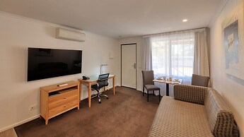 New Crossing Place Motel & Apartments