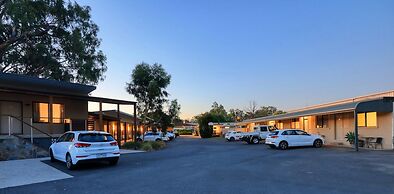 New Crossing Place Motel & Apartments