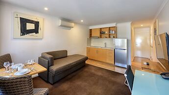 New Crossing Place Motel & Apartments