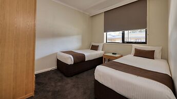 New Crossing Place Motel & Apartments