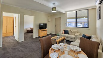 New Crossing Place Motel & Apartments