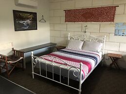 Port Campbell Guesthouse & Flash Packers