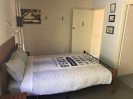 Port Campbell Guesthouse & Flash Packers