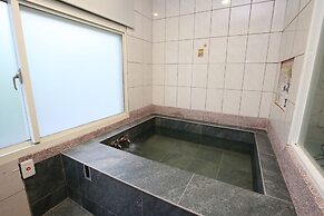 Cyuan Tang Hot Spring Hotel