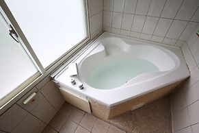 Cyuan Tang Hot Spring Hotel