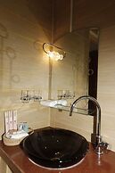 Virtue Highland Hotel