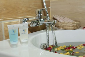 Virtue Highland Hotel