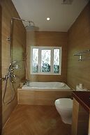 Virtue Highland Hotel