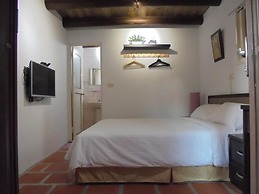 Antique Courtyard B&B