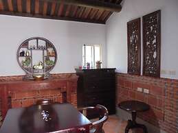 Antique Courtyard B&B