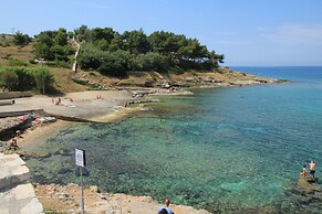 Luci Front Beach House