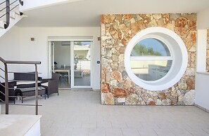 Luci Front Beach House