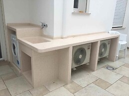 Luci Front Beach House