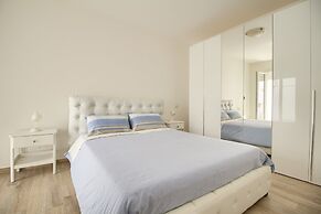 Luci Front Beach House