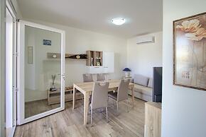 Luci Front Beach House