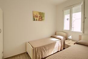 Luci Front Beach House