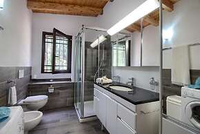 Cavaliere Lovely Pool Home