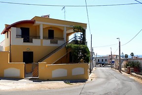 Canarina Front Beach Attic